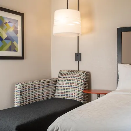 Holiday Inn Express Prescott By Ihg Exterior photo