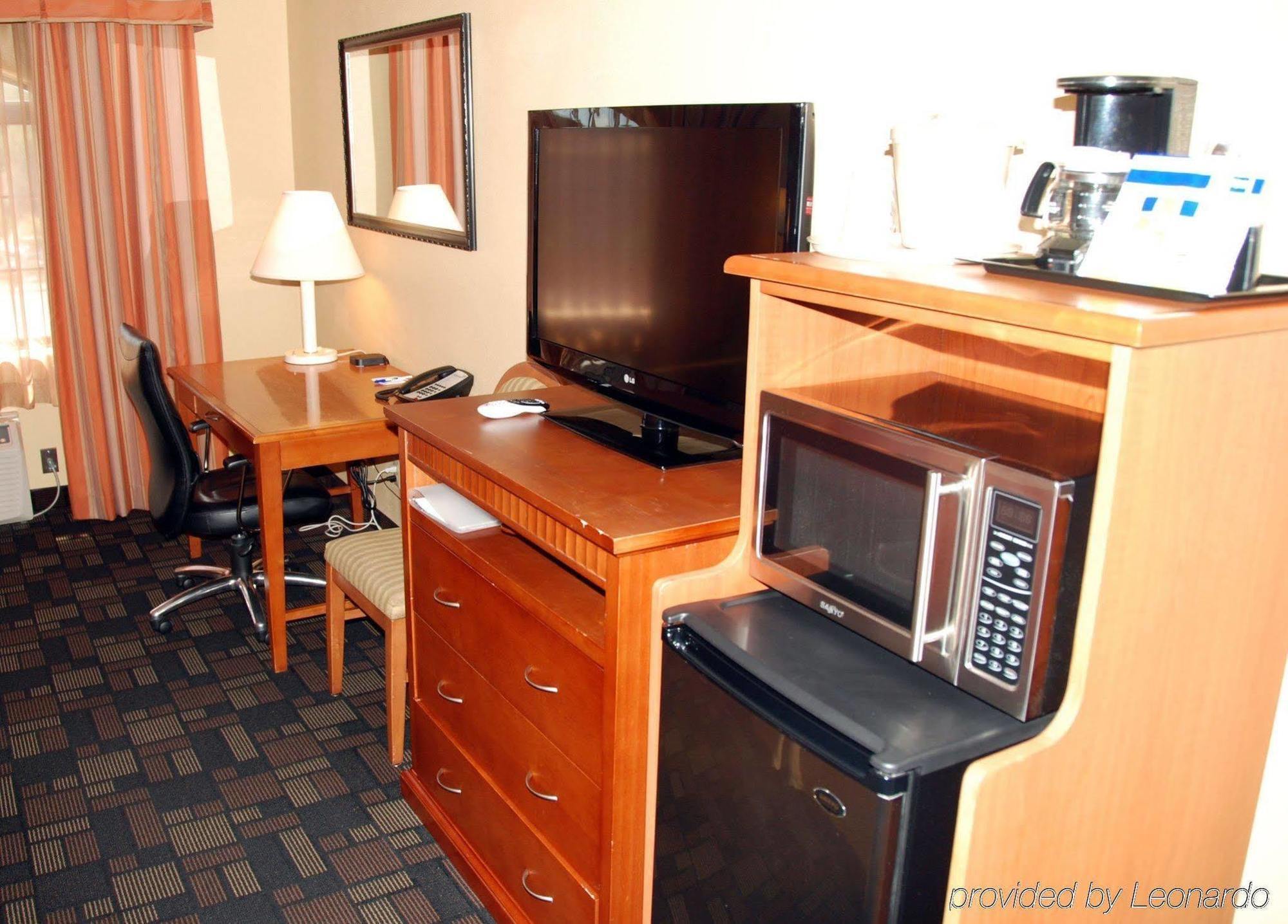 Express By Ihg Hotel 3*
